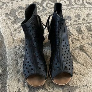 TOMS open toe heel bootie size 8